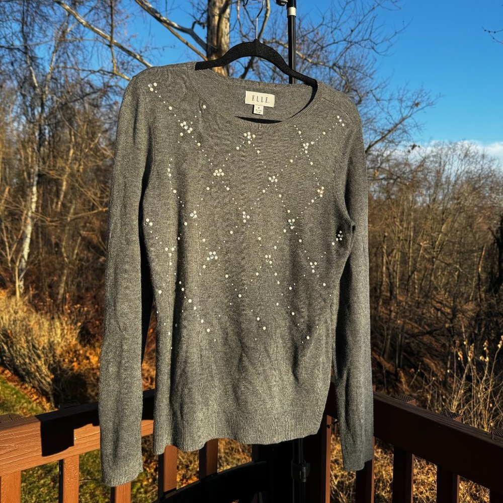 ELLE light grey medium sweater with sparkle and pearl details